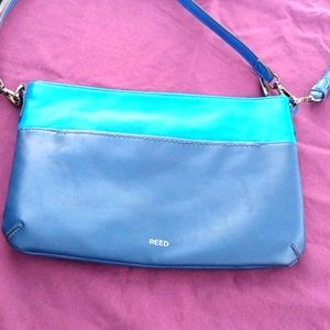 REED crossbody 💙